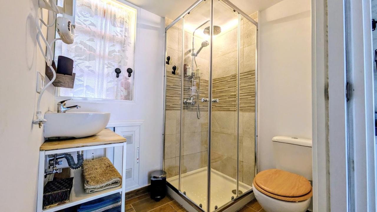 Suite Duplex Con Terraza Independiente Brunete Ngoại thất bức ảnh